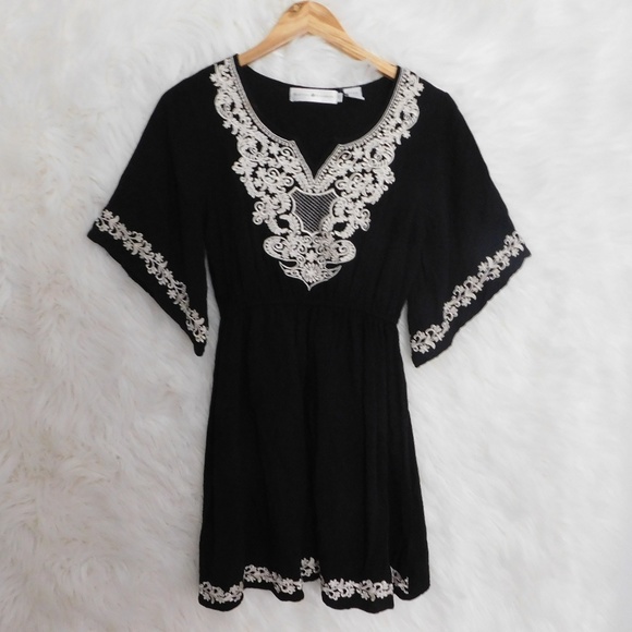rancho estancia Dresses & Skirts - Embroidered Dress